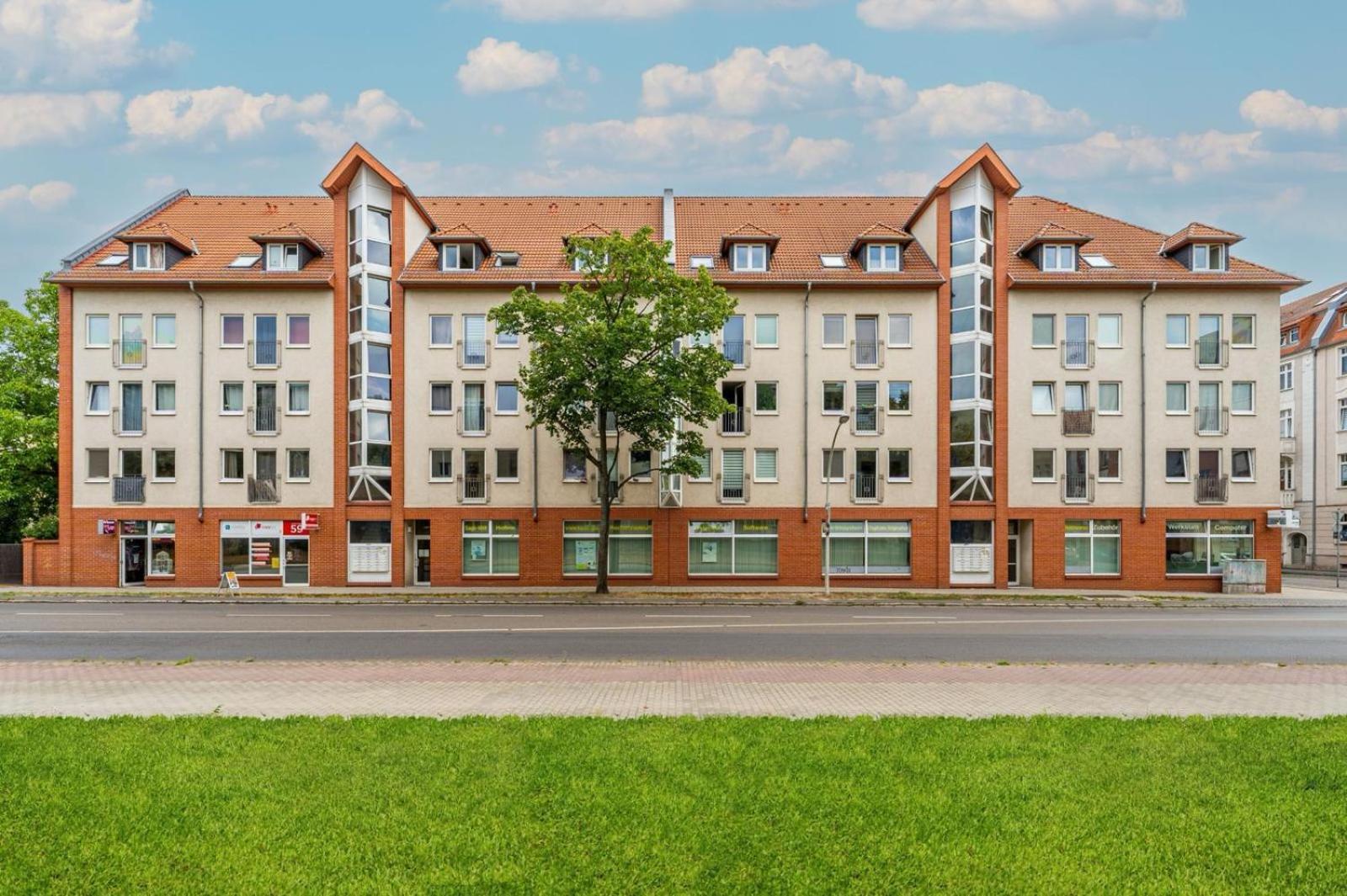 Apartment Zentrale Wohnung, 2 Betten,vollmoebliert,nahe Btu,balkon- Parkpkatz Auf Anfrage Cottbus